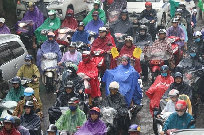 Hà Nội: Nhiều tuyến đường kẹt cứng vì mưa lớn ảnh 4