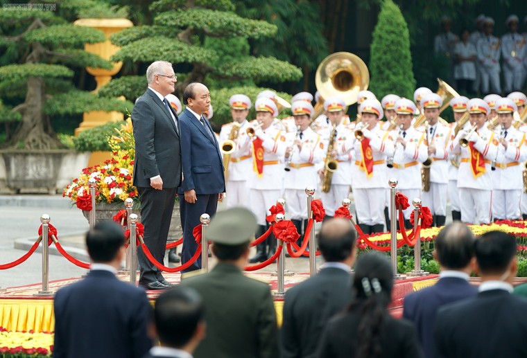 Thủ tướng Nguyễn Xuân Phúc chủ trì lễ đón Thủ tướng Australia ảnh 1