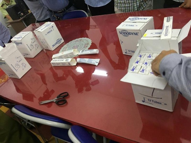 Phát hiện nhiều hàng giả ở những chợ nổi tiếng tại thành phố Hồ Chí Minh ảnh 2