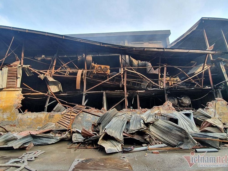 Còn lại gì sau vụ cháy Công ty bóng đèn phích nước Rạng Đông? ảnh 10