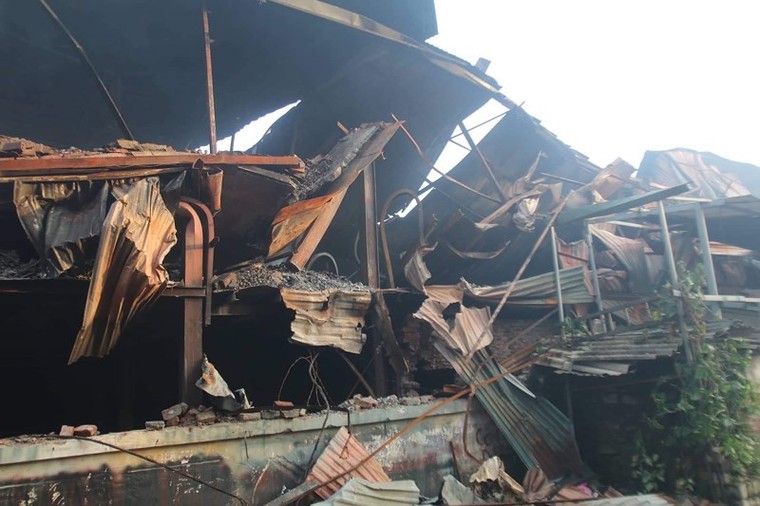 Còn lại gì sau vụ cháy Công ty bóng đèn phích nước Rạng Đông? ảnh 14