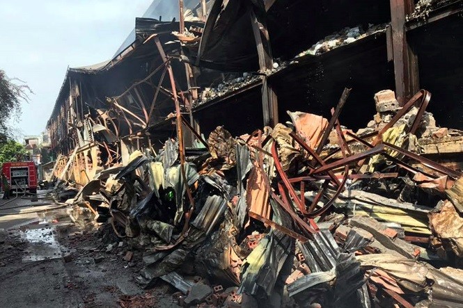 Còn lại gì sau vụ cháy Công ty bóng đèn phích nước Rạng Đông? ảnh 5