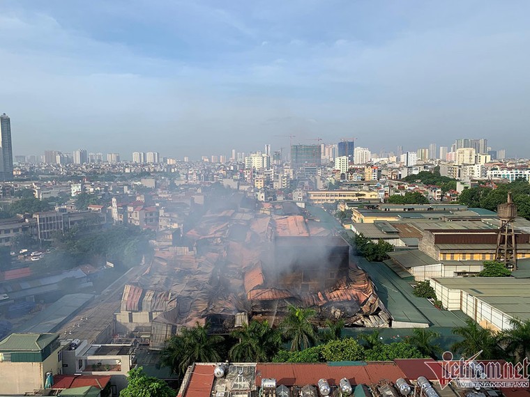 Còn lại gì sau vụ cháy Công ty bóng đèn phích nước Rạng Đông? ảnh 2