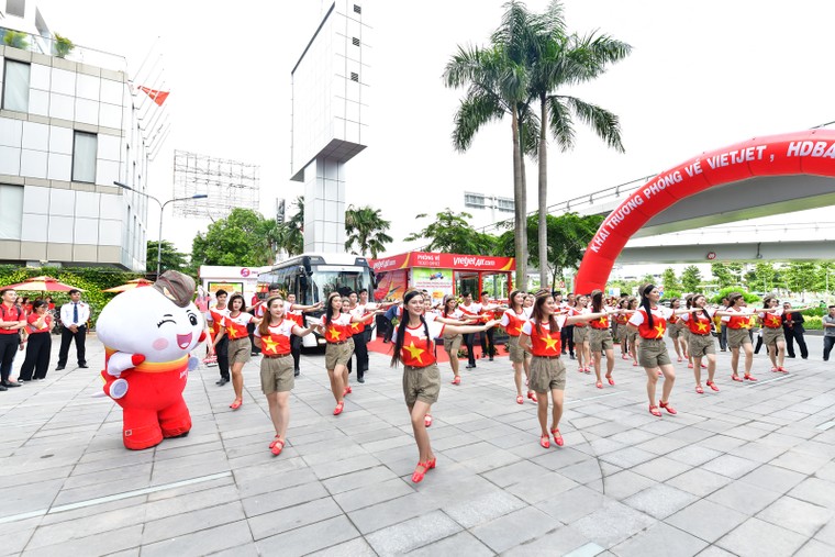 Vietjet khai trương phòng vé mới cùng tổ hợp dịch vụ toàn diện cho khách hàng ảnh 1