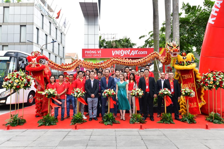 Vietjet khai trương phòng vé mới cùng tổ hợp dịch vụ toàn diện cho khách hàng ảnh 2
