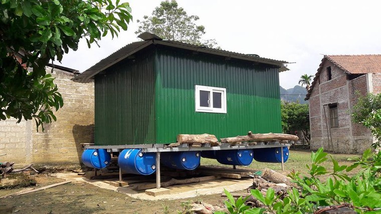 Nhà phao - 'vị thần' cứu cánh cho người dân vùng lũ ảnh 5