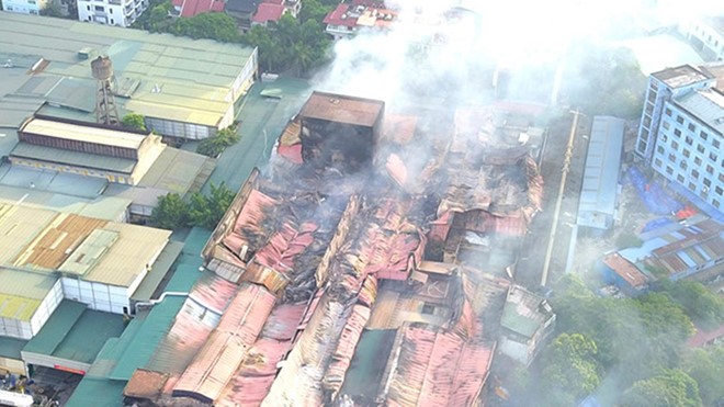 Chậm công bố thiệt hại sau vụ cháy, công ty Rạng Đông bị nhắc nhở ảnh 1