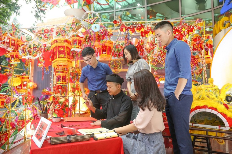 Không gian Trung thu độc đáo giữa lòng Hà Nội ảnh 4