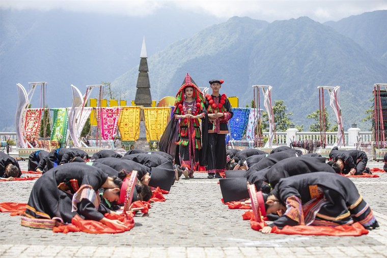 Vũ điệu trên mây và lối đi mới cho du lịch Tây Bắc ảnh 5