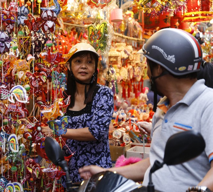 Lung linh sắc màu phố lồng đèn Lương Nhữ Học ảnh 7