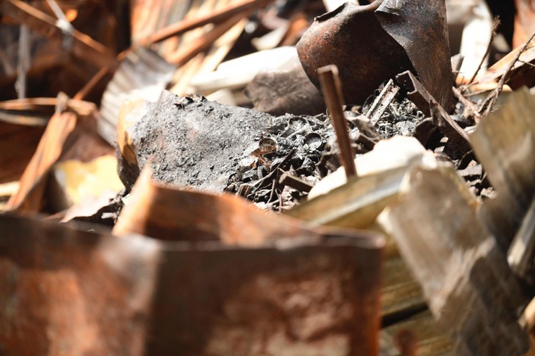 Toàn cảnh việc tẩy độc tại hiện trường vụ cháy Rạng Đông của bộ đội Hóa học ảnh 14