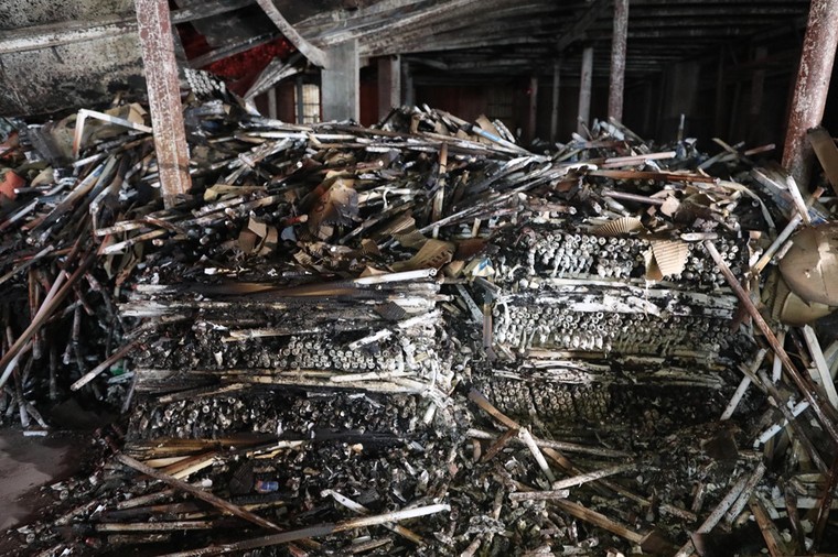 Toàn cảnh việc tẩy độc tại hiện trường vụ cháy Rạng Đông của bộ đội Hóa học ảnh 8