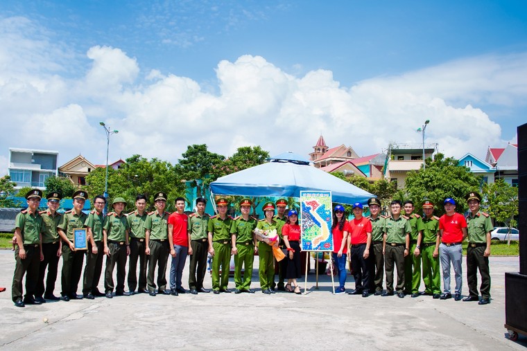 Quảng Bình: 1.000 thanh niên xung kích tham gia chiến dịch làm sạch biển ảnh 9