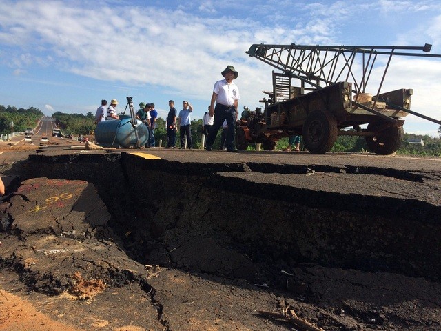 Toàn cảnh đoạn đường tránh 250 tỷ bị hư hỏng nghiêm trọng ảnh 4