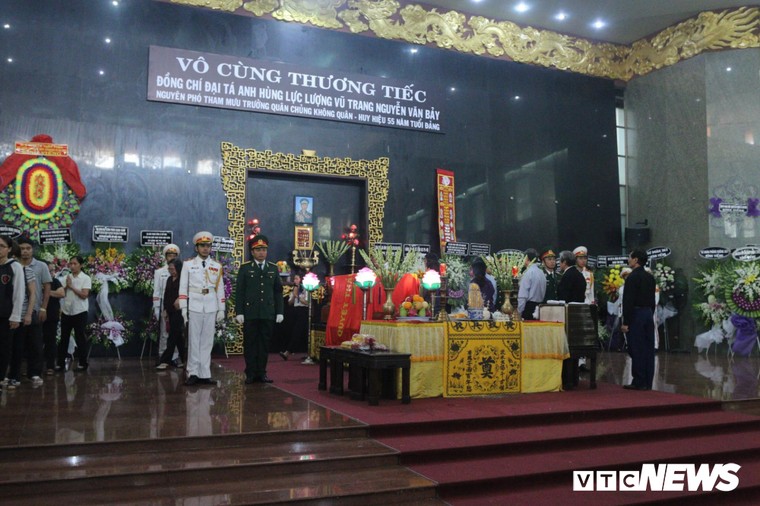 Những hình ảnh đẹp trong lễ tang của phi công huyền thoại Nguyễn Văn Bảy ảnh 1