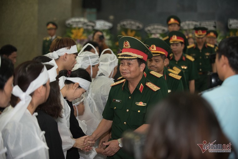 Những hình ảnh đẹp trong lễ tang của phi công huyền thoại Nguyễn Văn Bảy ảnh 6