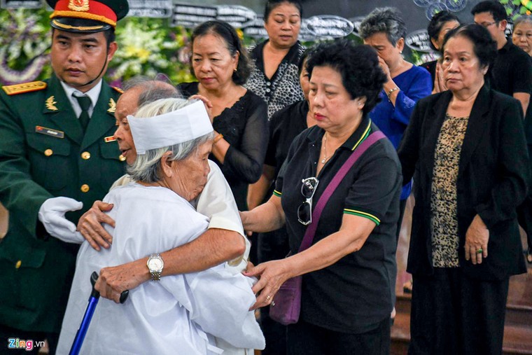 Những hình ảnh đẹp trong lễ tang của phi công huyền thoại Nguyễn Văn Bảy ảnh 12