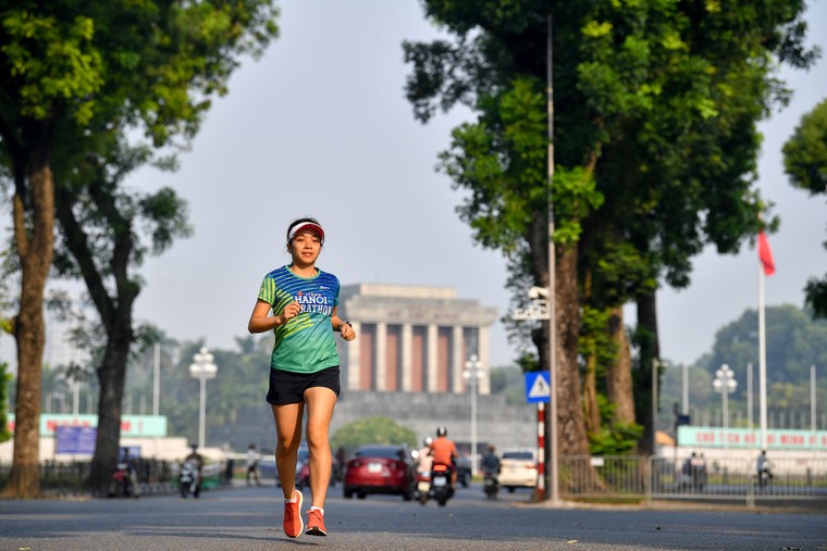 'VPBank Hanoi Marathon – Run & Share' nâng bước em đến trường ảnh 1