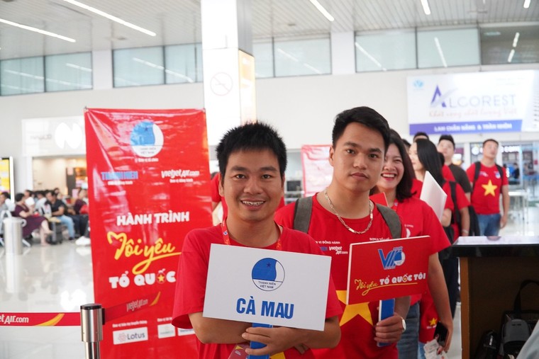 Tàu bay Vietjet bắt đầu Hành trình 'Tôi yêu Tổ quốc tôi' ảnh 3