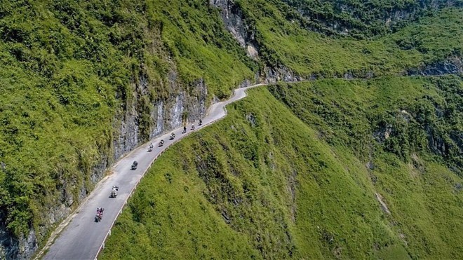 Tên gọi Mã Pì Lèng được đọc theo...?