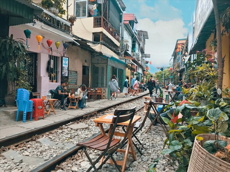 Phạt 153 triệu đồng đối với các quán cà phê đường tàu ảnh 1