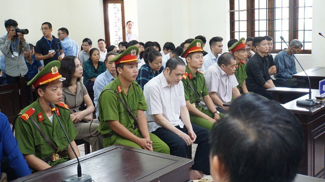 Gian lận điểm thi ở Hà Giang: Phiên tòa xét xử sẽ kéo dài thêm 2 ngày nữa ảnh 1