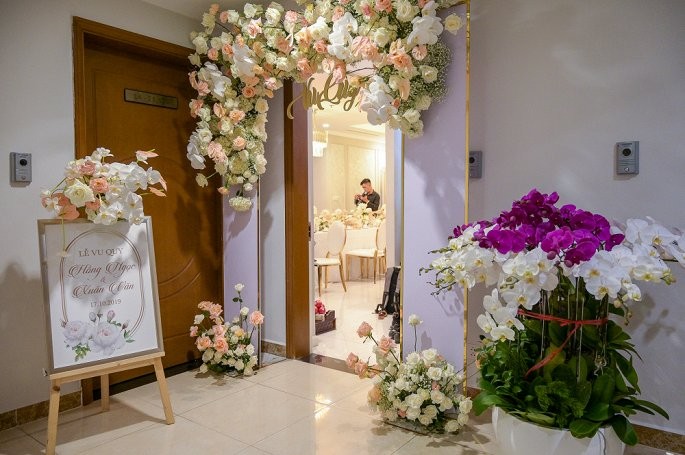 Giang Hồng Ngọc rạng rỡ trong ngày ăn hỏi với chồng sắp cưới ảnh 2