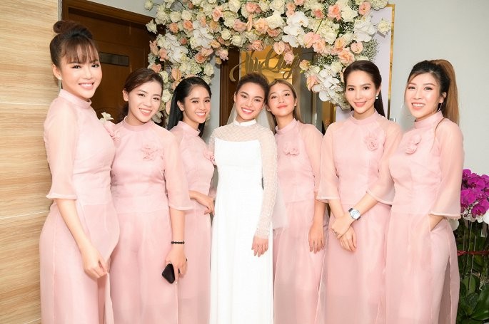 Giang Hồng Ngọc rạng rỡ trong ngày ăn hỏi với chồng sắp cưới ảnh 8