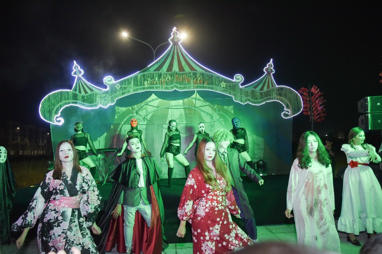 Đu đưa cùng ma quỷ trong lễ hội ma 'khủng' nhất tại Phúc Yên ảnh 9