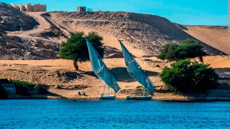 Sông Nile nổi tiếng với loài động vật nguy hiểm nào?