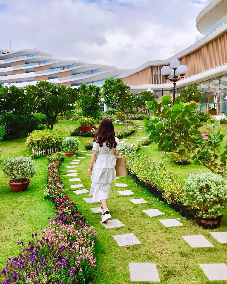 Đánh thức thanh xuân tại 'Khu nghỉ dưỡng biển hàng đầu Việt Nam' ảnh 2