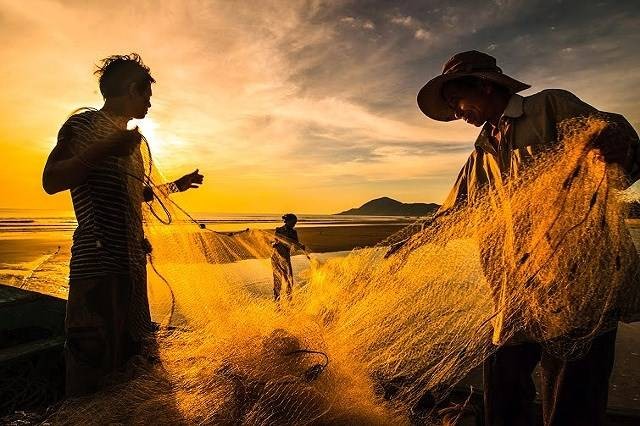 Trải nghiệm bình minh huyền ảo trên bãi biển Cửa Lò ảnh 3