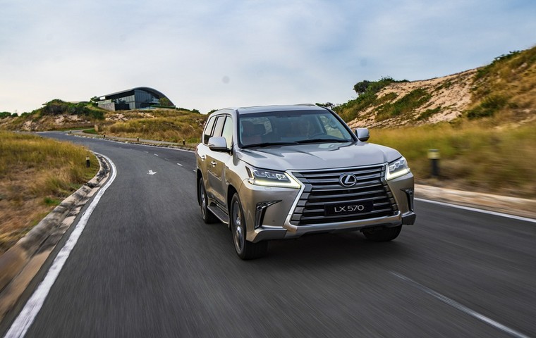 Lexus Việt Nam giới thiệu Lexus LX 570 phiên bản mới ảnh 1