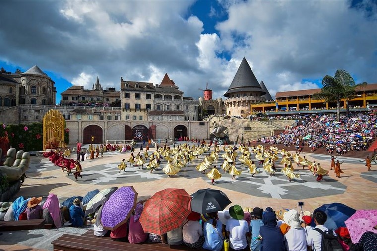 Những tên tuổi nổi tiếng phía sau các công trình du lịch của Đà Nẵng ảnh 6