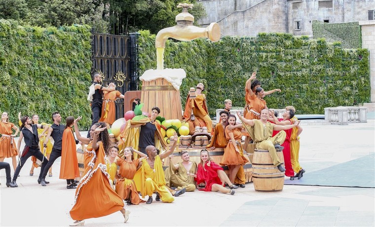 Những tên tuổi nổi tiếng phía sau các công trình du lịch của Đà Nẵng ảnh 7