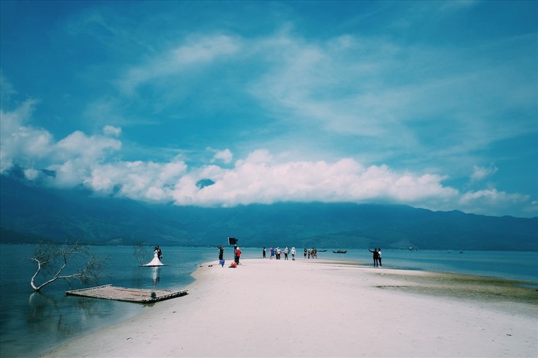 Huế thu hút khách du lịch bởi 5 cảnh đẹp tựa tranh thủy mặc ảnh 1