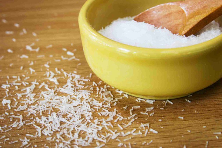 Mì chính được làm từ gì?