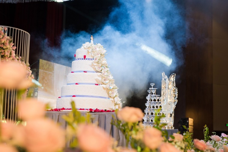 Không gian tiệc cưới như cổ tích tại FLC Hạ Long - Khách sạn Hội nghị hàng đầu châu Á ảnh 2