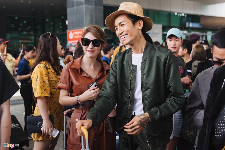 Khổng Tú Quỳnh chạm mặt Ngô Kiến Huy khi tới lễ cưới Đông Nhi ảnh 1