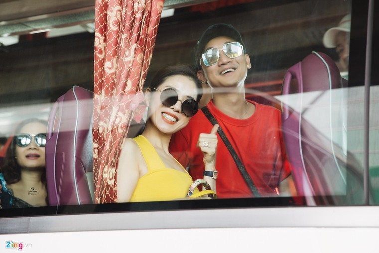 Khổng Tú Quỳnh chạm mặt Ngô Kiến Huy khi tới lễ cưới Đông Nhi ảnh 5