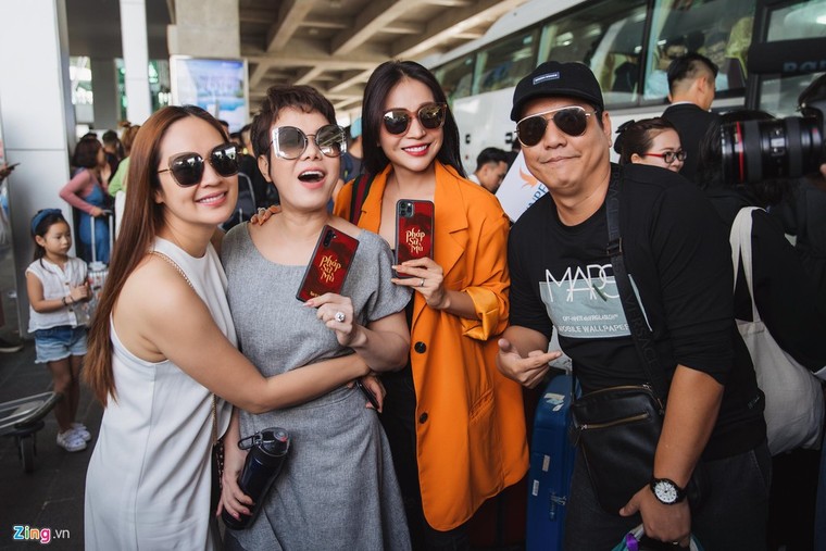 Khổng Tú Quỳnh chạm mặt Ngô Kiến Huy khi tới lễ cưới Đông Nhi ảnh 7