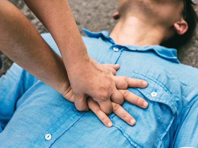 Cách xử lý đúng khi bị ngộ độc lá ngón?