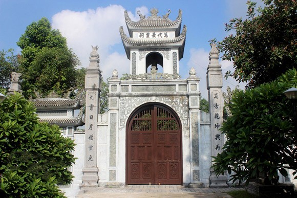 Để nối dài truyền thống hiếu học cho thế hệ mai sau, người dân làng Mộ Trạch đã làm gì?