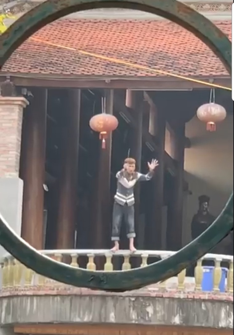 Khống chế đối tượng nghi ngáo đá tự cầm dao chặt đứt ngón tay mình ảnh 1