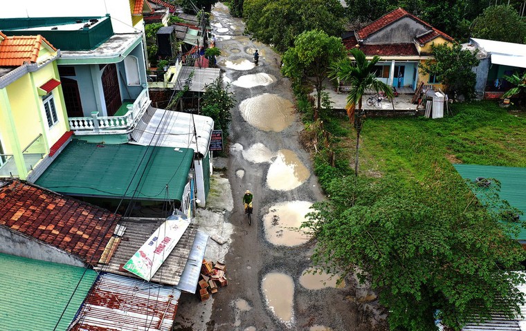 Thi công cao tốc 34.500 tỷ biến đường dân sinh thành 'ao làng' ảnh 1