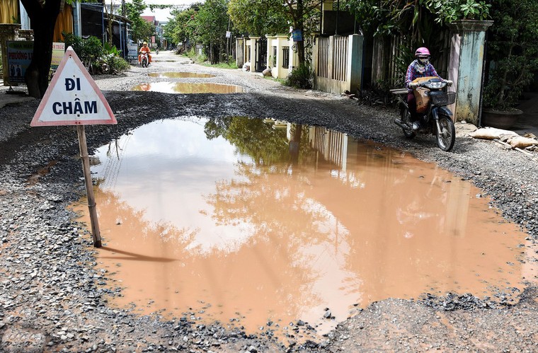 Thi công cao tốc 34.500 tỷ biến đường dân sinh thành 'ao làng' ảnh 2