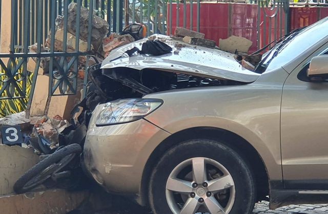 Xe ô tô 'điên' tông hàng loạt người bị thương ở Hải Phòng ảnh 1