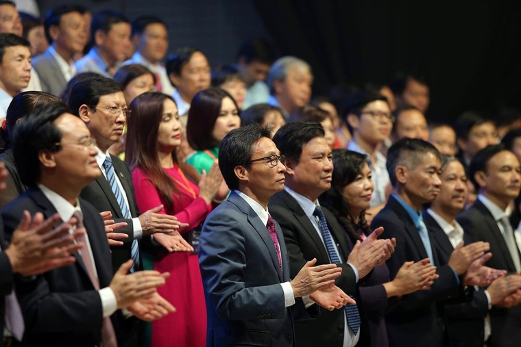 Tri ân các nhà giáo tận tuỵ cống hiến cho 'sự nghiệp trồng người' ảnh 1