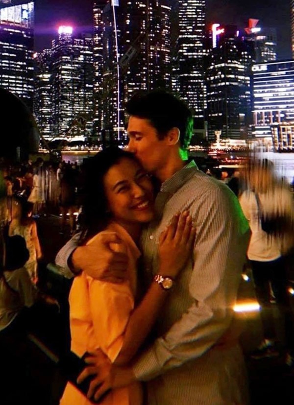 Hoàng Oanh đăng ảnh cưới ngọt ngào, bày tỏ ‘Không thể đợi thêm được nữa’ ảnh 2