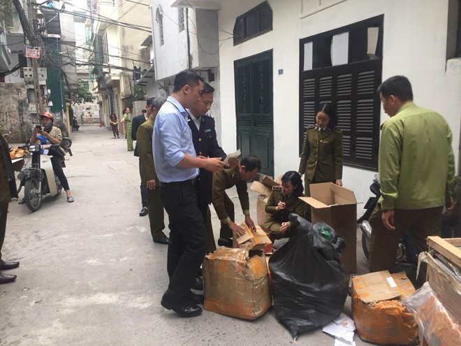 Thêm một cơ sở cắt mác Trung Quốc, dán nhãn Chanel và Gucci ảnh 2